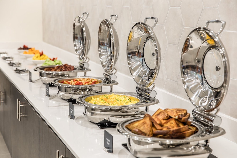 Crowne Plaza Orlando - Lake Buena Vista  by IHG — Restaurant & bars in Orlando, Florida
