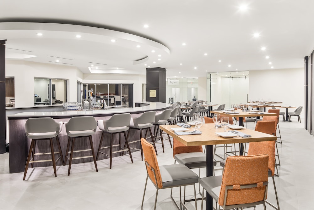 Crowne Plaza Orlando - Lake Buena Vista  by IHG — Restaurant & bars in Orlando, Florida