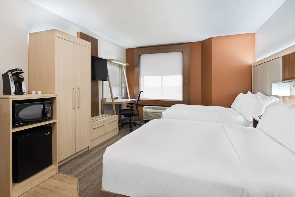 Holiday Inn Express & Suites Nearest Universal Orlando by IHG — Hotel rooms in Orlando, Florida