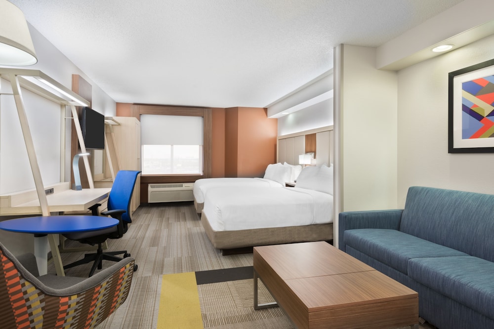 Holiday Inn Express & Suites Nearest Universal Orlando by IHG — Hotel rooms in Orlando, Florida
