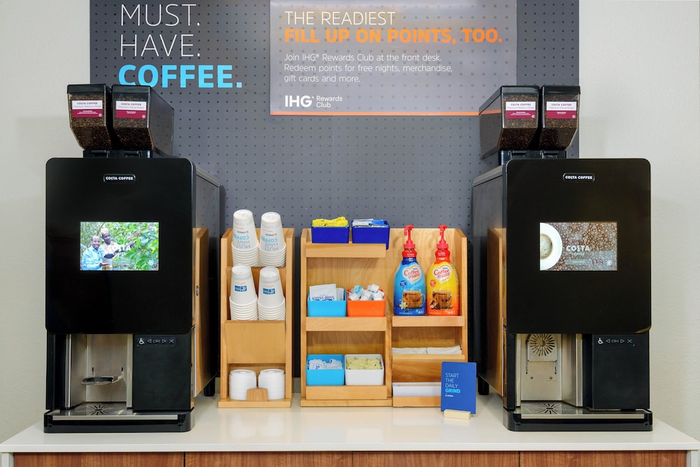Holiday Inn Express & Suites Nearest Universal Orlando by IHG — Restaurant & bars in Orlando, Florida