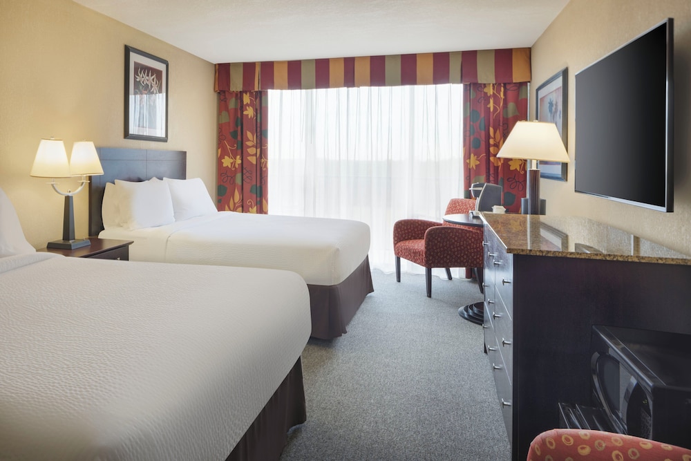 Holiday Inn & Suites Orlando SW - Celebration Area by IHG — Hotel rooms in Kissimmee, Florida