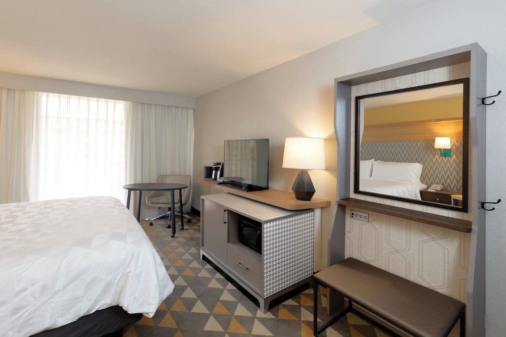 Holiday Inn & Suites Orlando SW - Celebration Area by IHG — Hotel rooms in Kissimmee, Florida