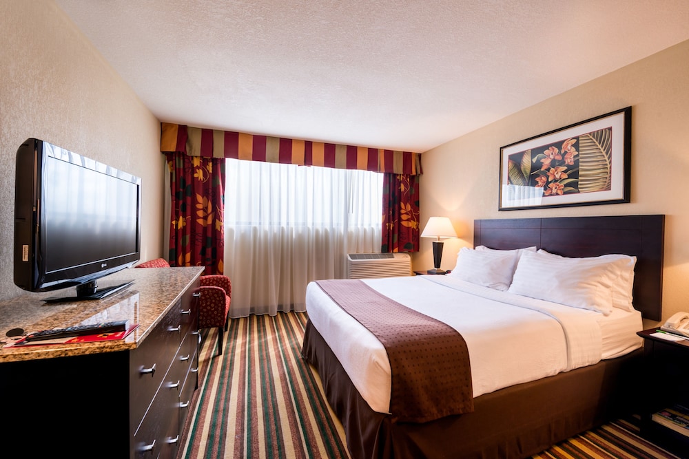 Holiday Inn & Suites Orlando SW - Celebration Area by IHG — Hotel rooms in Kissimmee, Florida