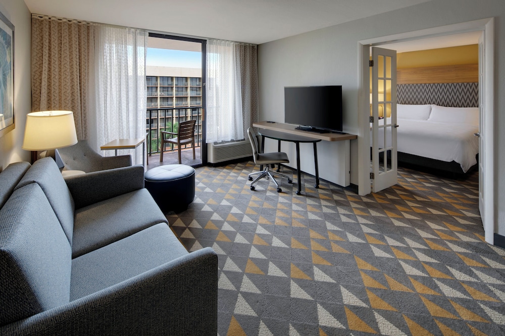 Holiday Inn & Suites Orlando SW - Celebration Area by IHG — Hotel rooms in Kissimmee, Florida