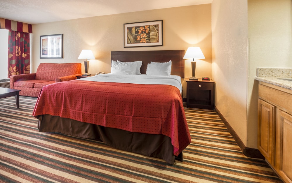 Holiday Inn & Suites Orlando SW - Celebration Area by IHG — Hotel rooms in Kissimmee, Florida