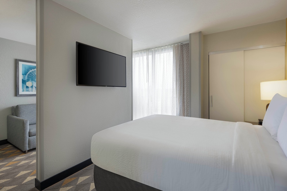 Holiday Inn & Suites Orlando SW - Celebration Area by IHG — Hotel rooms in Kissimmee, Florida