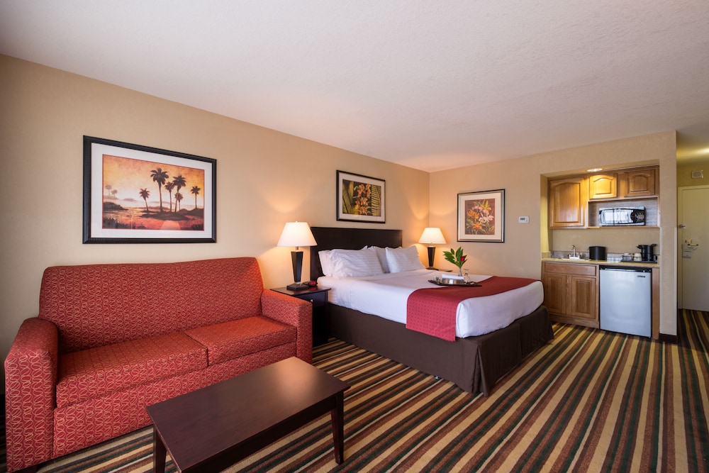 Holiday Inn & Suites Orlando SW - Celebration Area by IHG — Hotel rooms in Kissimmee, Florida