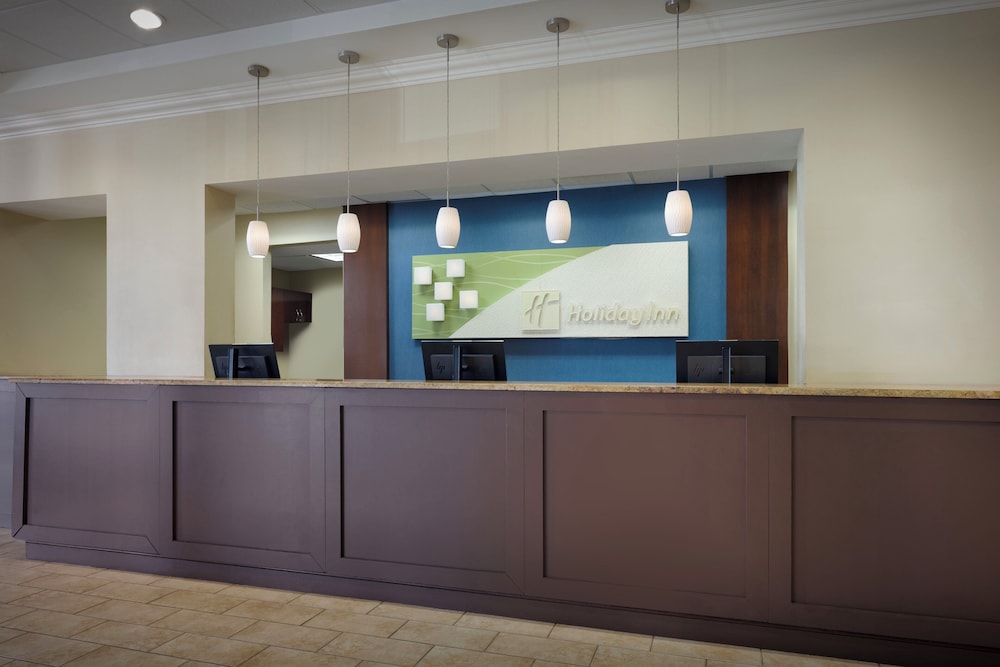Holiday Inn & Suites Orlando SW - Celebration Area by IHG — Hotel building in Kissimmee, Florida