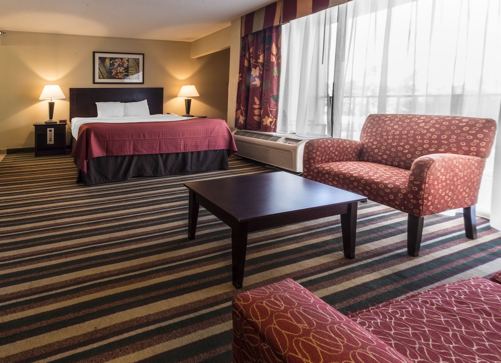 Holiday Inn & Suites Orlando SW - Celebration Area by IHG — Hotel rooms in Kissimmee, Florida