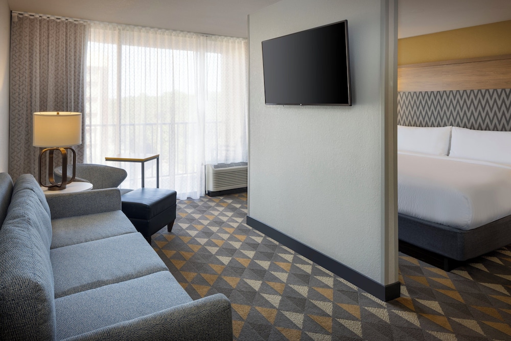 Holiday Inn & Suites Orlando SW - Celebration Area by IHG — Hotel rooms in Kissimmee, Florida