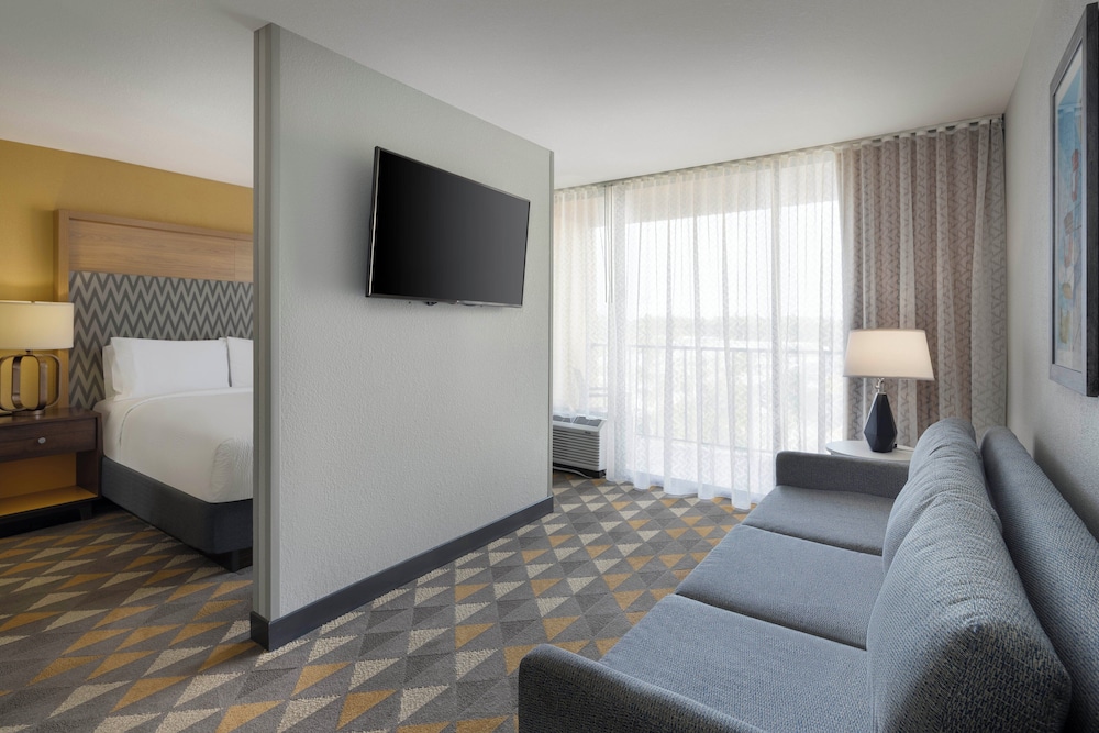 Holiday Inn & Suites Orlando SW - Celebration Area by IHG — Hotel rooms in Kissimmee, Florida