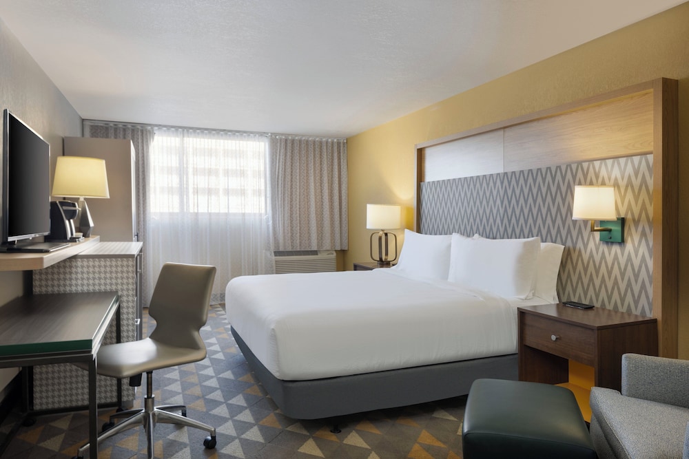 Holiday Inn & Suites Orlando SW - Celebration Area by IHG — Hotel rooms in Kissimmee, Florida