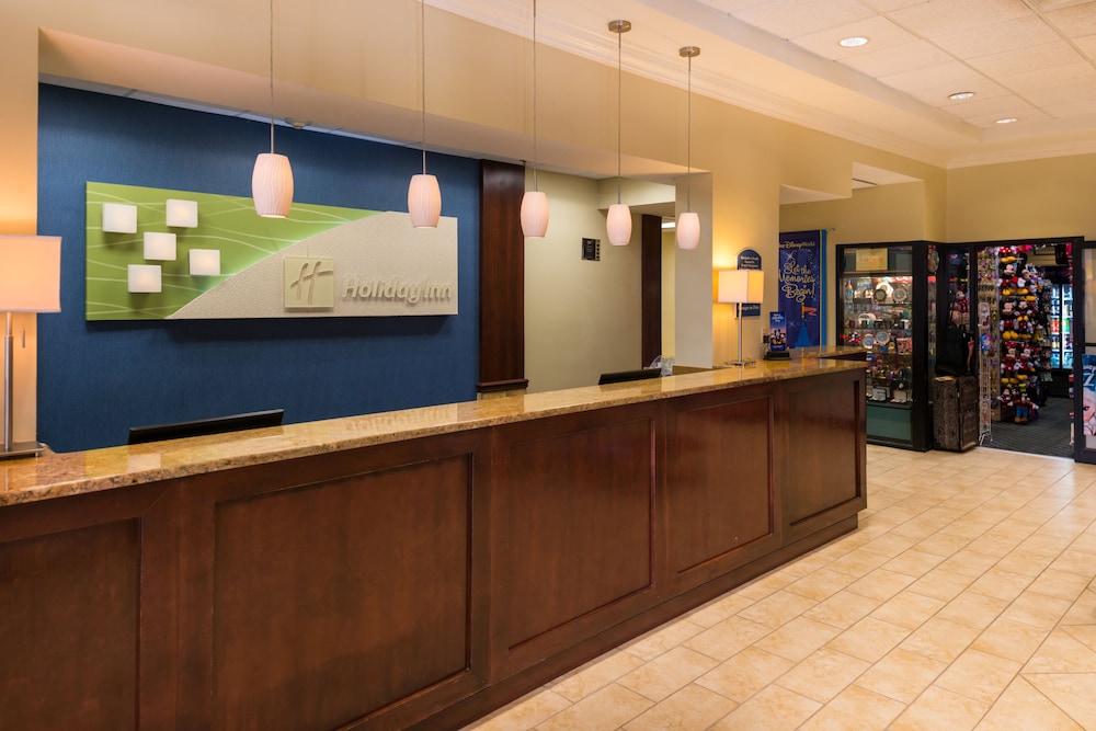 Holiday Inn & Suites Orlando SW - Celebration Area by IHG — Hotel building in Kissimmee, Florida