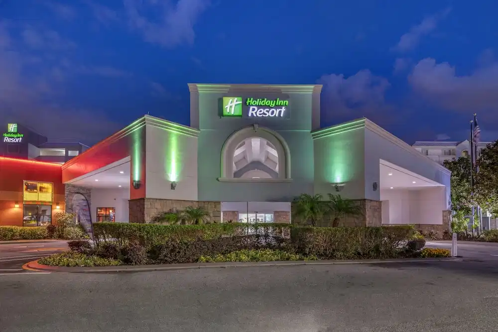 Holiday Inn Resort Orlando - Lake Buena Vista by IHG — Hotel building in Orlando, Florida