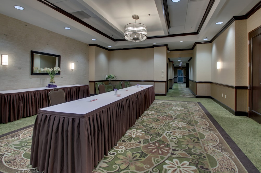 Holiday Inn Resort Orlando - Lake Buena Vista by IHG — Hotel building in Orlando, Florida