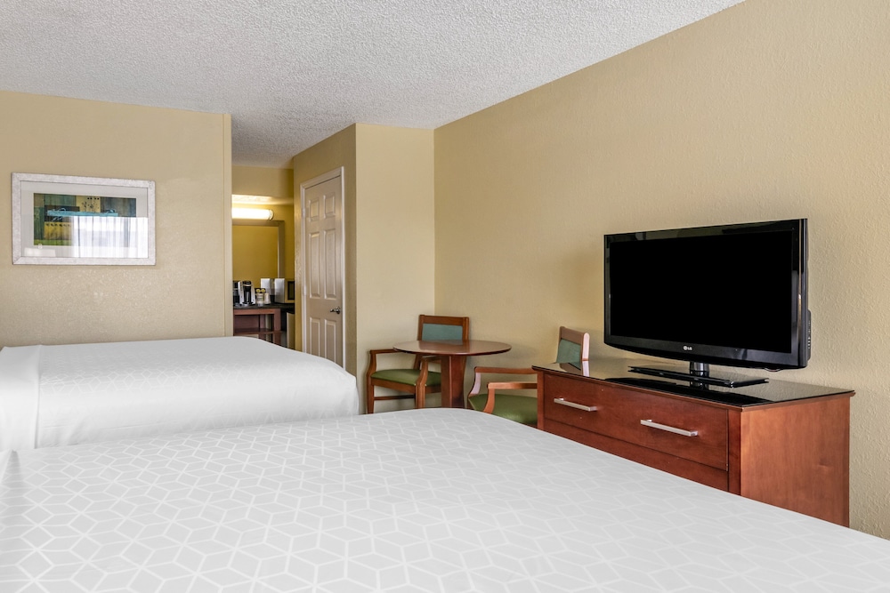Holiday Inn Resort Orlando - Lake Buena Vista by IHG — Hotel rooms in Orlando, Florida