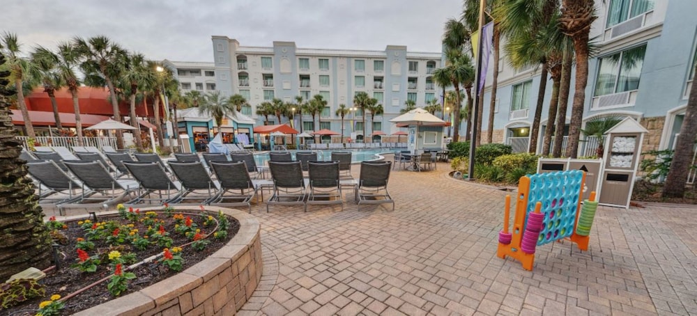 Holiday Inn Resort Orlando - Lake Buena Vista by IHG — Swimming pool in Orlando, Florida