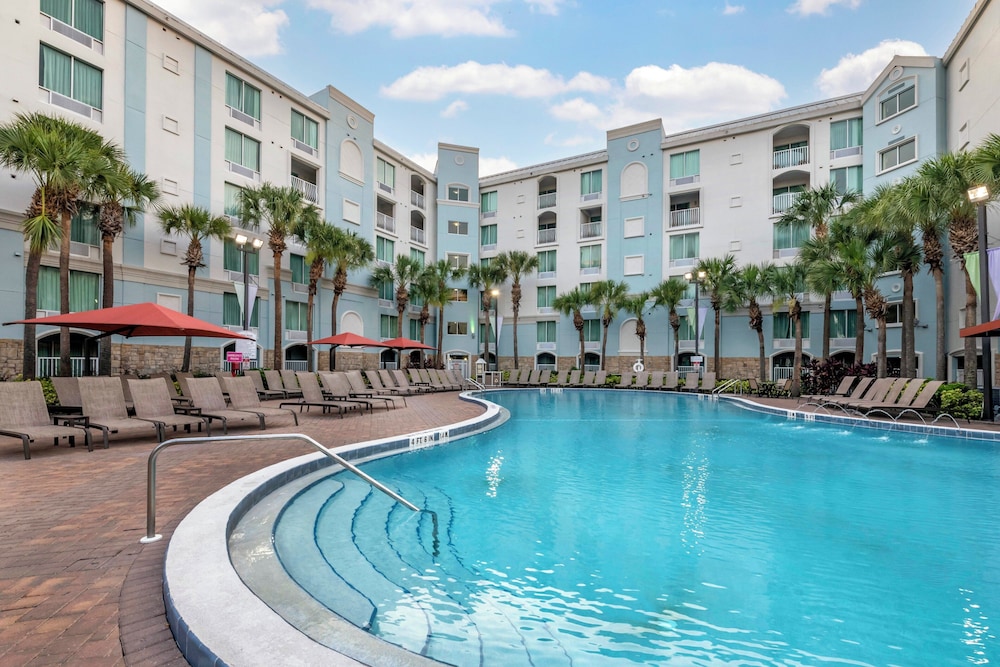 Holiday Inn Resort Orlando - Lake Buena Vista by IHG — Swimming pool in Orlando, Florida