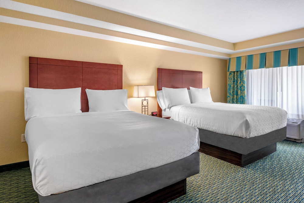 Holiday Inn Resort Orlando - Lake Buena Vista by IHG — Hotel rooms in Orlando, Florida