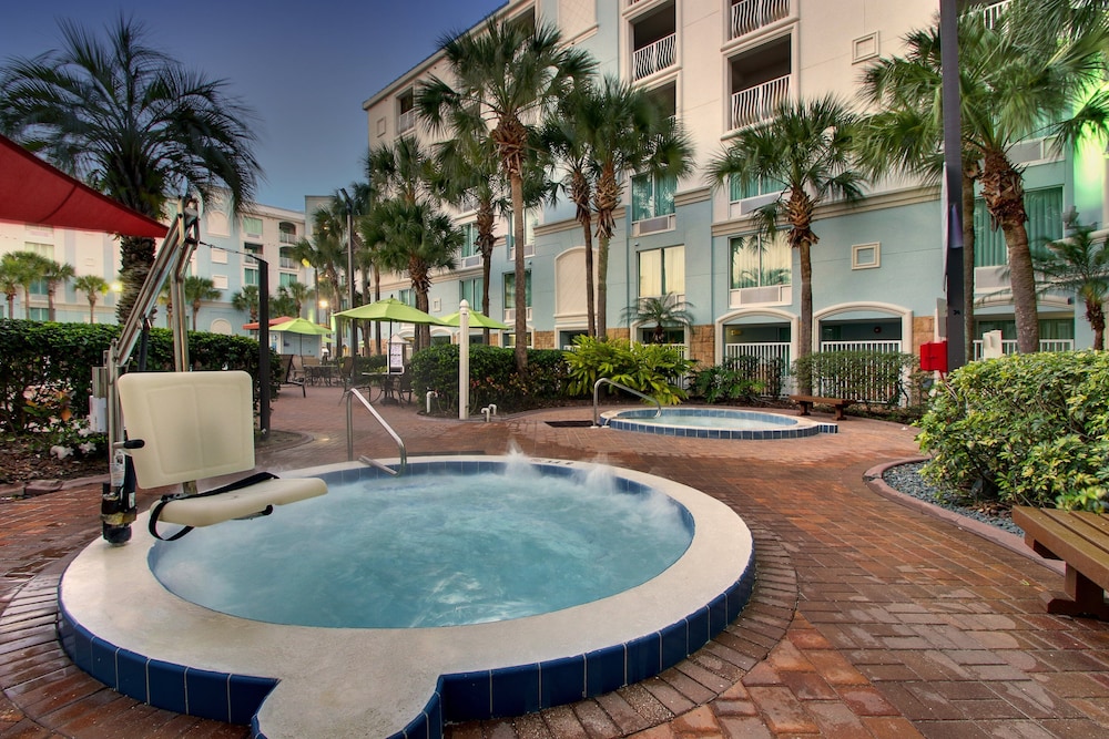 Holiday Inn Resort Orlando - Lake Buena Vista by IHG — Swimming pool in Orlando, Florida