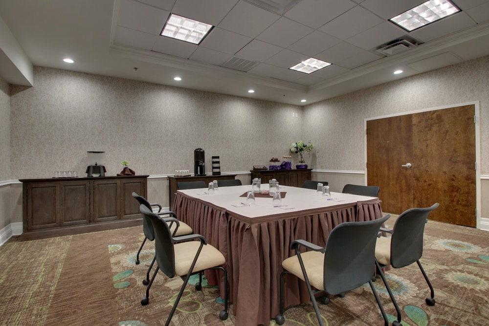 Holiday Inn Resort Orlando - Lake Buena Vista by IHG — Hotel building in Orlando, Florida