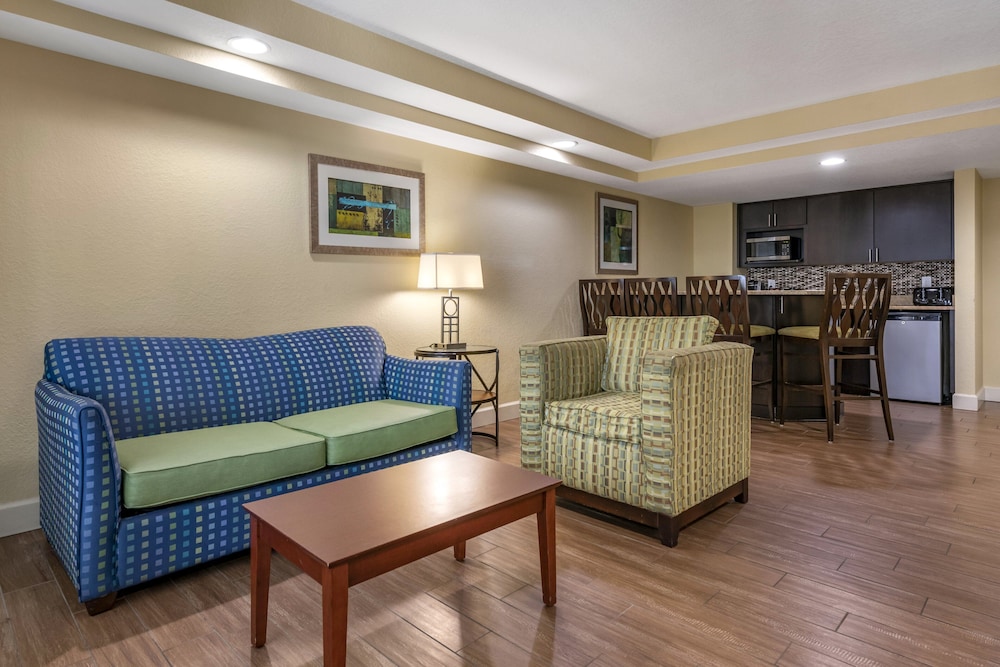 Holiday Inn Resort Orlando - Lake Buena Vista by IHG — Hotel rooms in Orlando, Florida