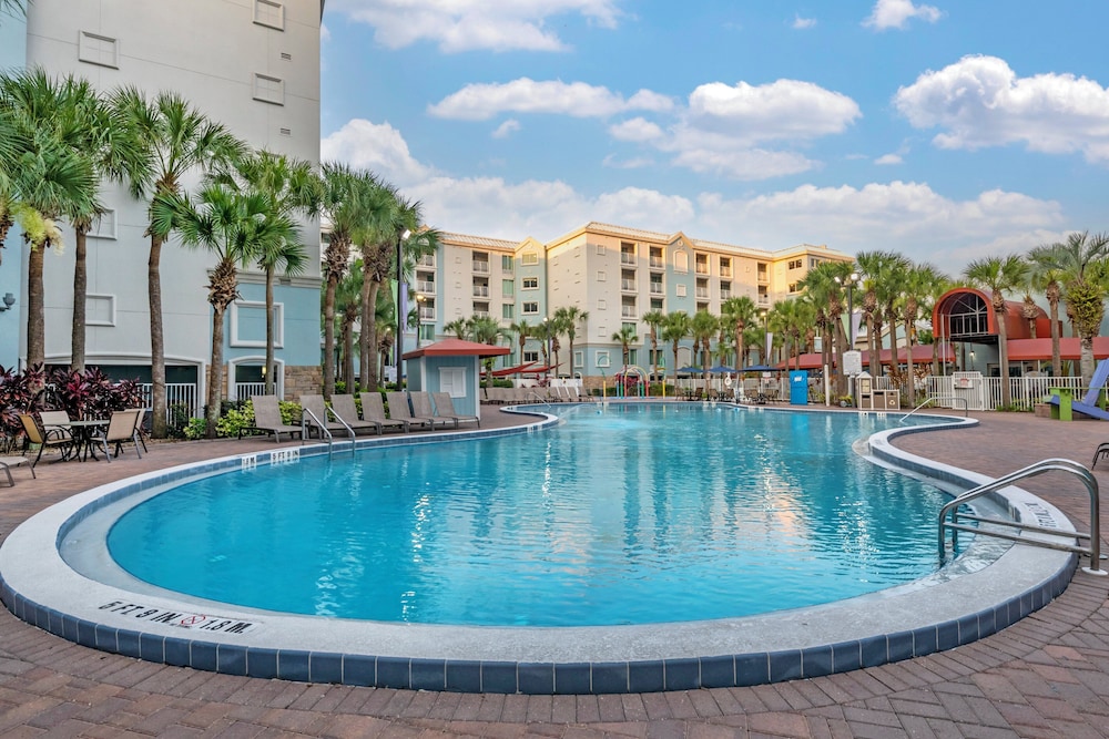 Holiday Inn Resort Orlando - Lake Buena Vista by IHG — Swimming pool in Orlando, Florida