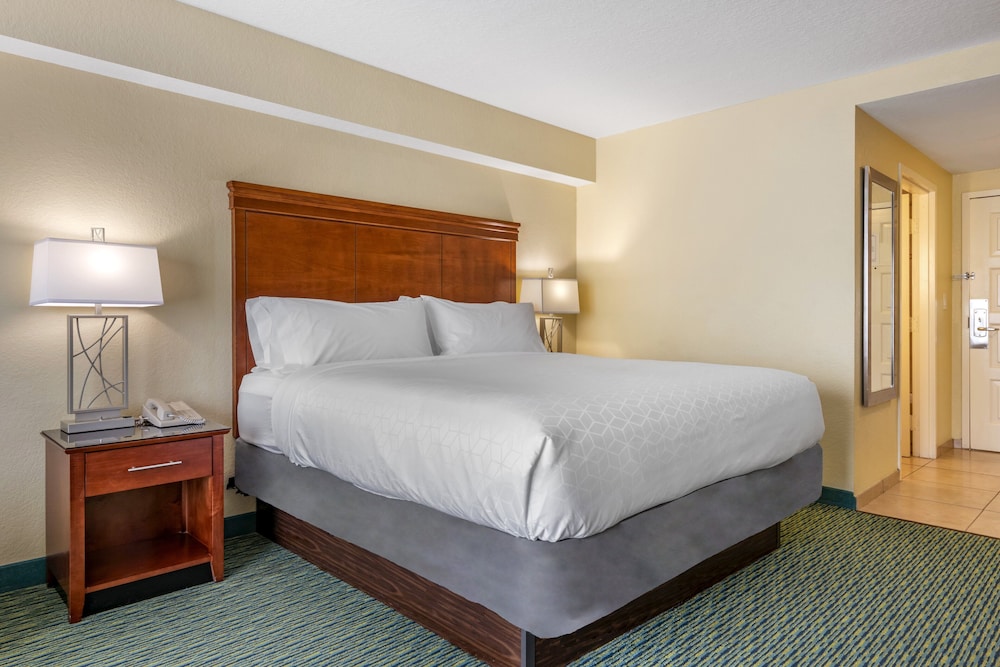 Holiday Inn Resort Orlando - Lake Buena Vista by IHG — Hotel rooms in Orlando, Florida