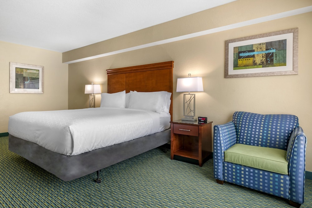 Holiday Inn Resort Orlando - Lake Buena Vista by IHG — Hotel rooms in Orlando, Florida