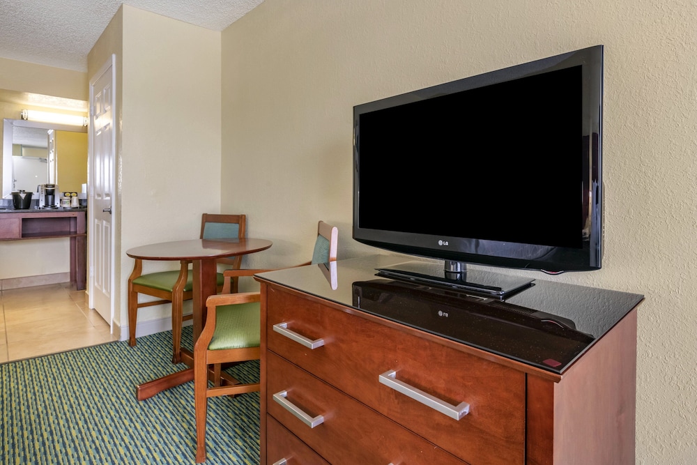 Holiday Inn Resort Orlando - Lake Buena Vista by IHG — Hotel rooms in Orlando, Florida