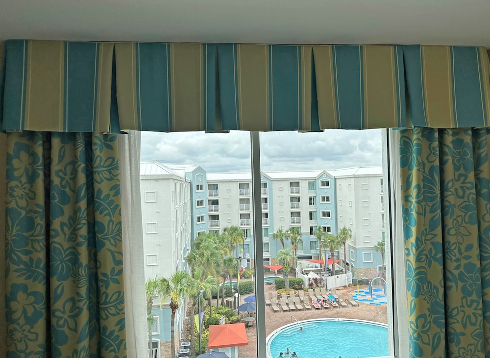 Holiday Inn Resort Orlando - Lake Buena Vista by IHG — Hotel rooms in Orlando, Florida