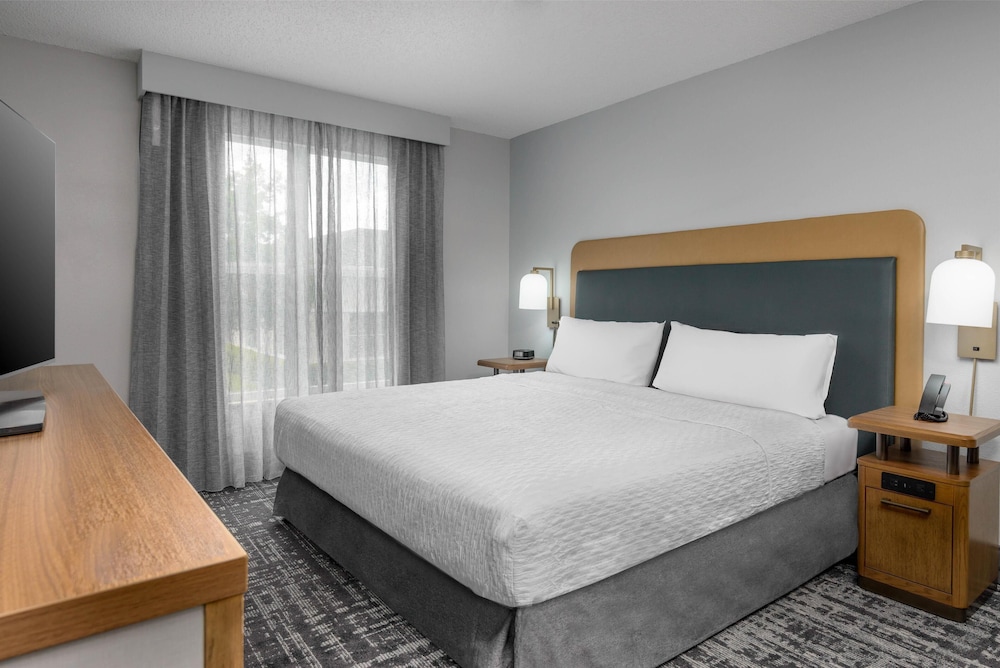 Homewood Suites by Hilton® Orlando-UCF Area — Hotel rooms in Orlando, Florida