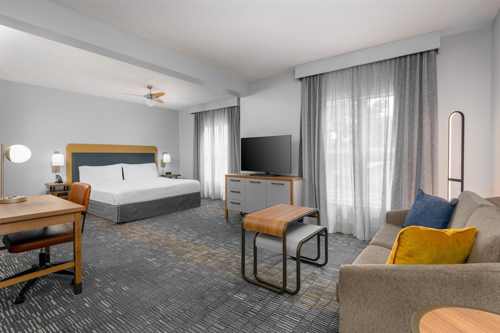 Homewood Suites by Hilton® Orlando-UCF Area — Hotel rooms in Orlando, Florida