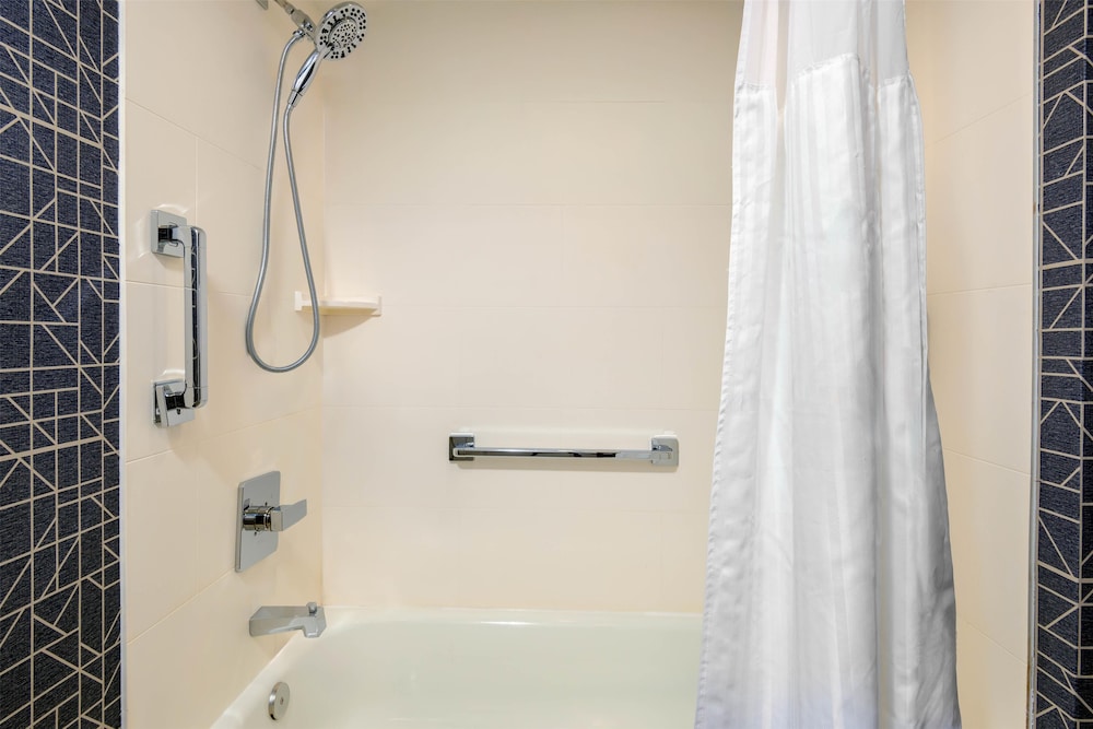 Homewood Suites by Hilton® Orlando-UCF Area — Hotel rooms in Orlando, Florida