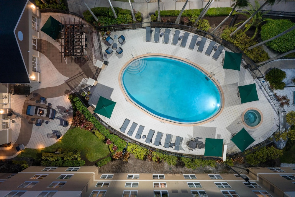 Homewood Suites by Hilton® Orlando-UCF Area — Swimming pool in Orlando, Florida