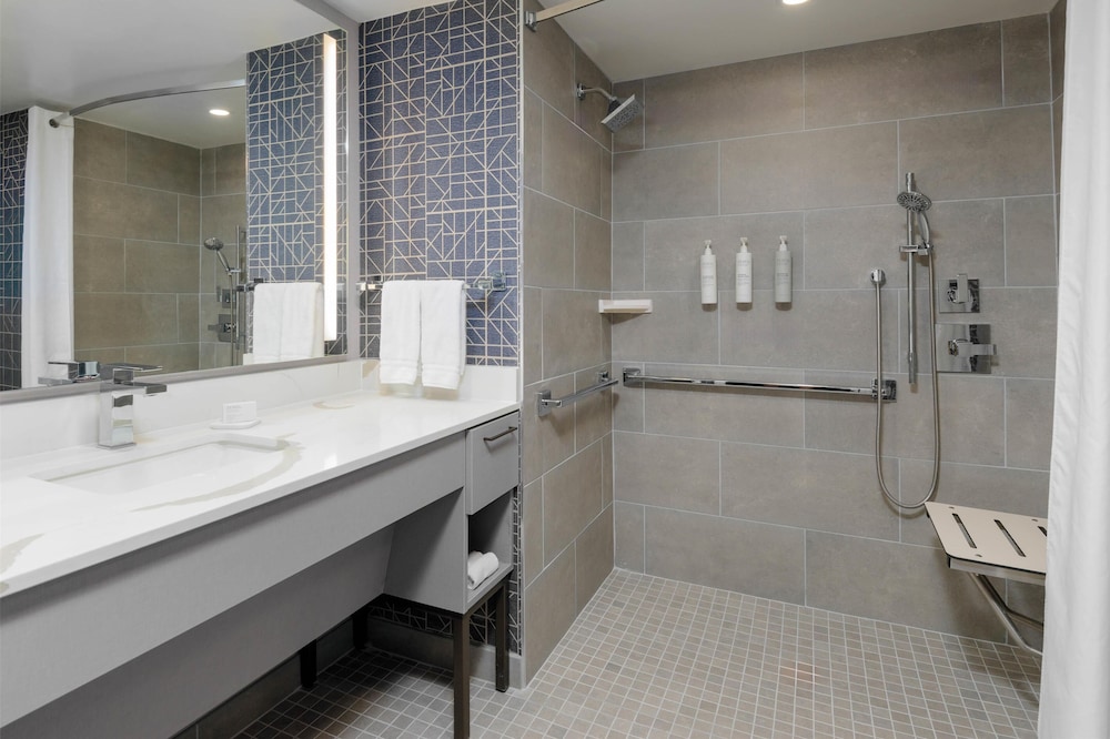Homewood Suites by Hilton® Orlando-UCF Area — Hotel rooms in Orlando, Florida