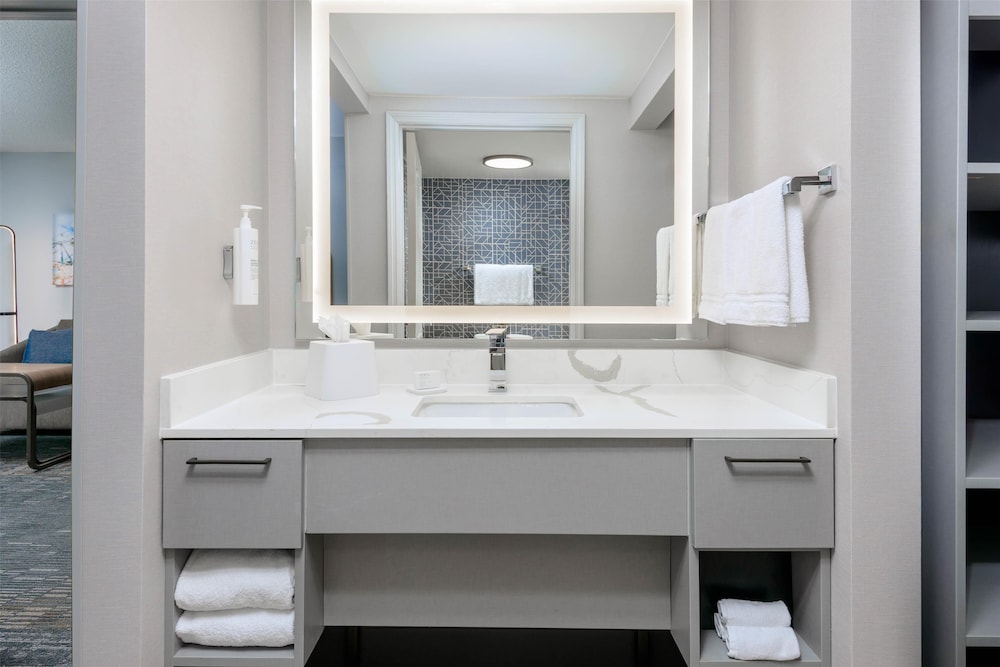Homewood Suites by Hilton® Orlando-UCF Area — Hotel rooms in Orlando, Florida