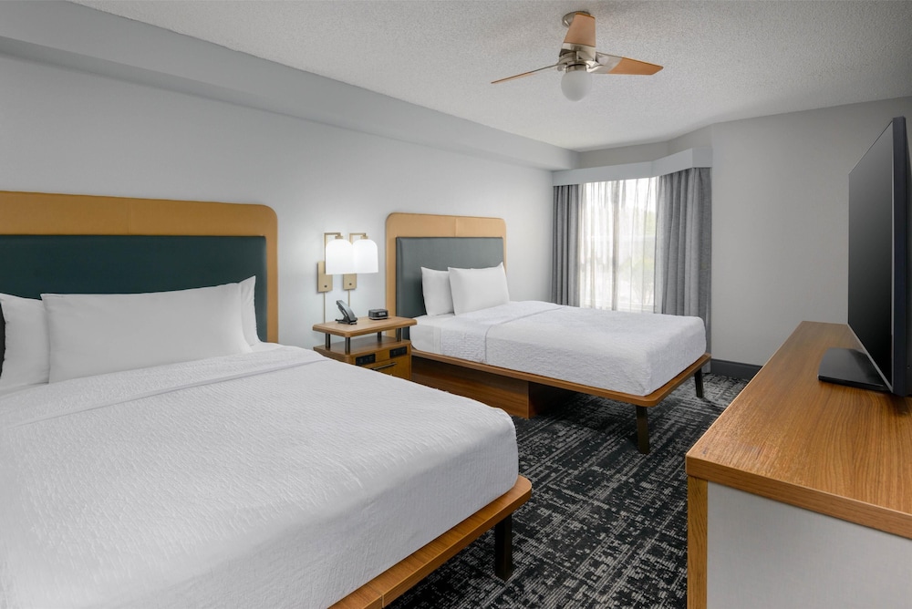 Homewood Suites by Hilton® Orlando-UCF Area — Hotel rooms in Orlando, Florida