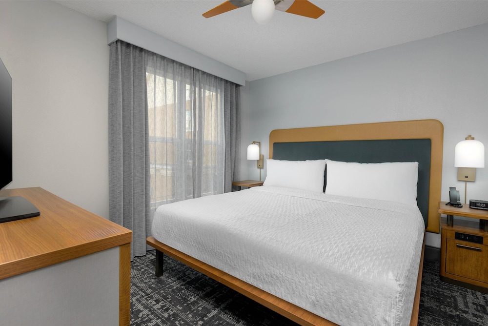 Homewood Suites by Hilton® Orlando-UCF Area — Hotel rooms in Orlando, Florida