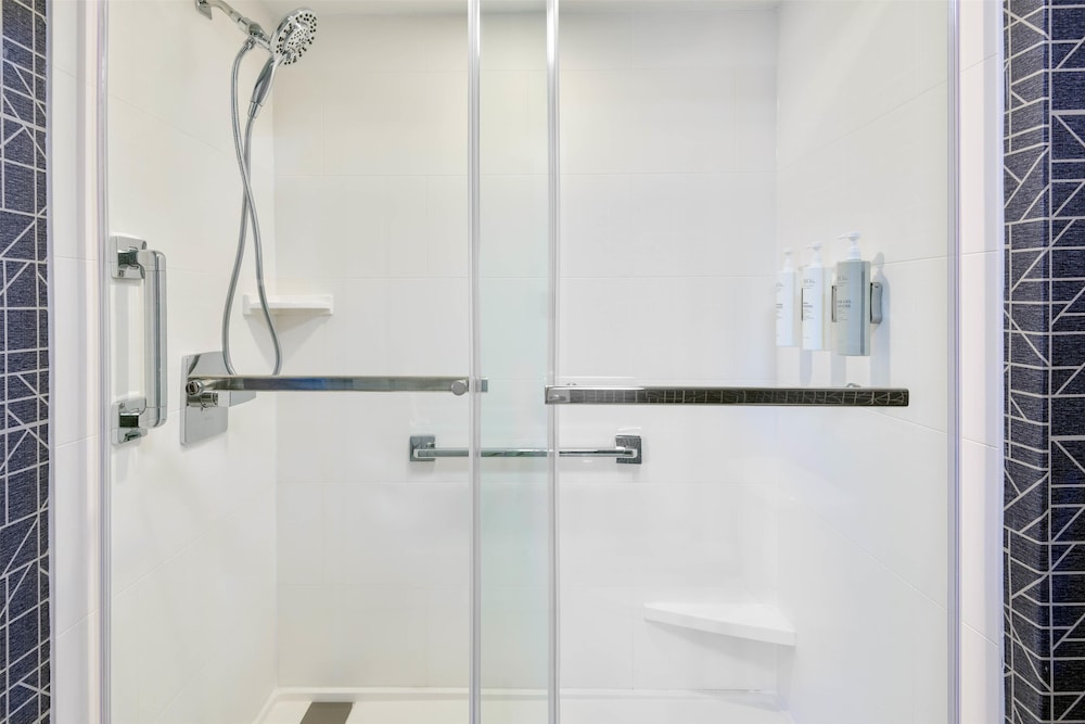Homewood Suites by Hilton® Orlando-UCF Area — Hotel rooms in Orlando, Florida