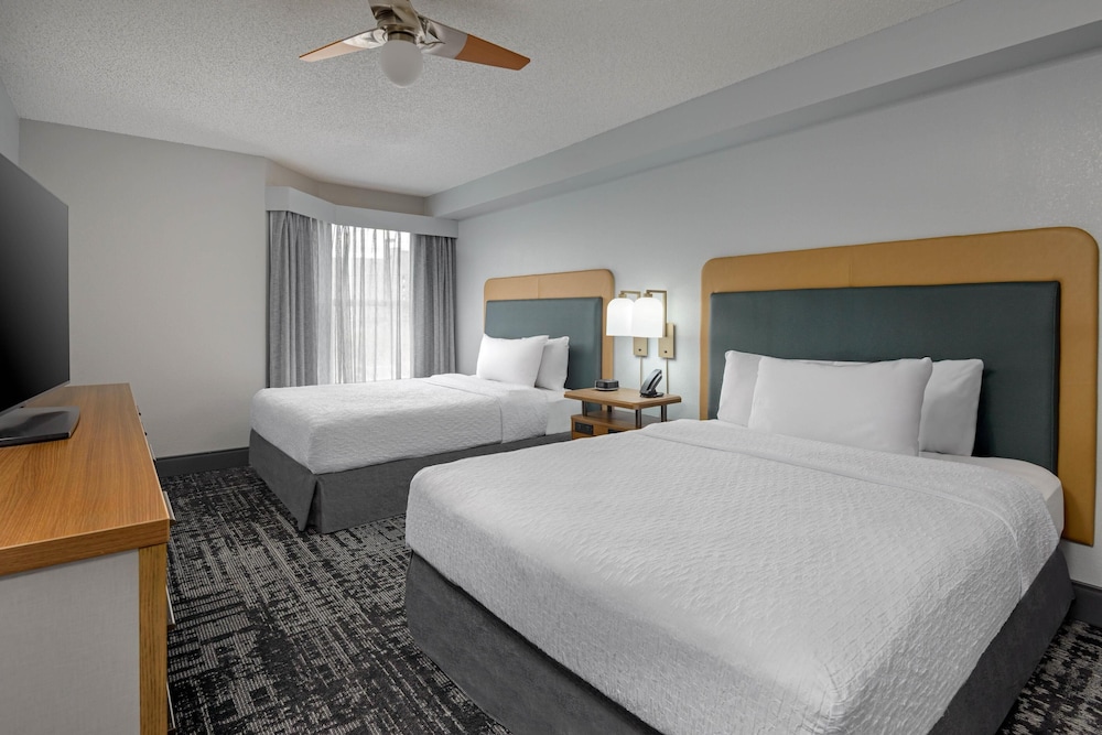 Homewood Suites by Hilton® Orlando-UCF Area — Hotel rooms in Orlando, Florida