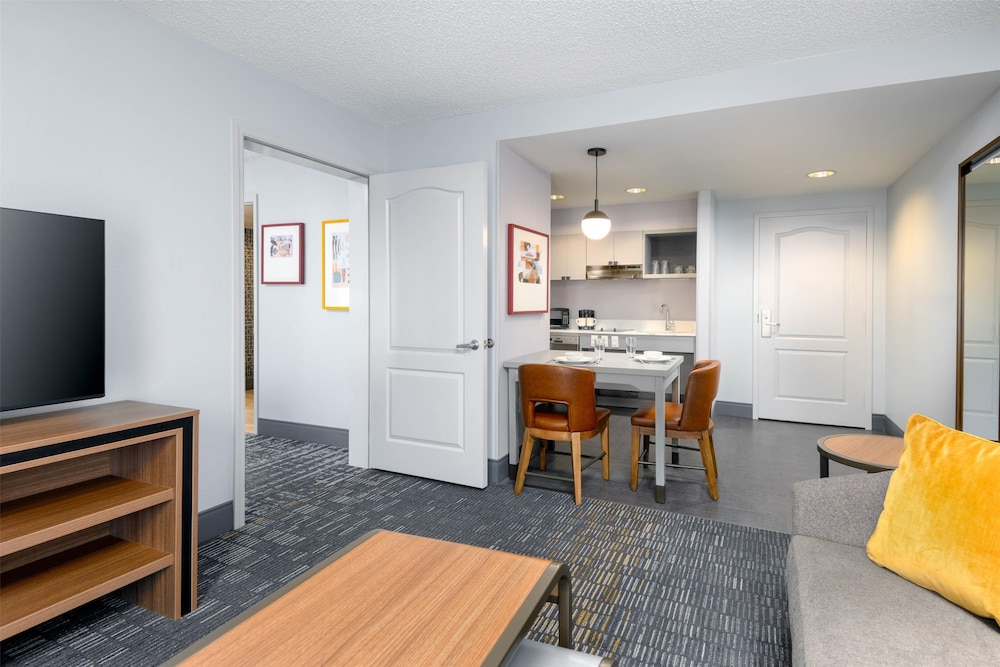 Homewood Suites by Hilton® Orlando-UCF Area — Hotel rooms in Orlando, Florida