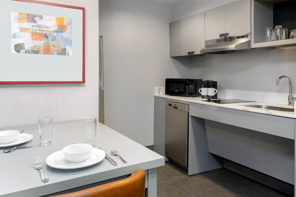 Homewood Suites by Hilton® Orlando-UCF Area — Hotel rooms in Orlando, Florida