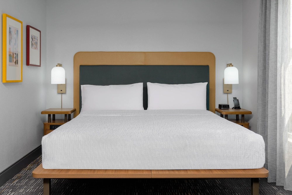Homewood Suites by Hilton® Orlando-UCF Area — Hotel rooms in Orlando, Florida