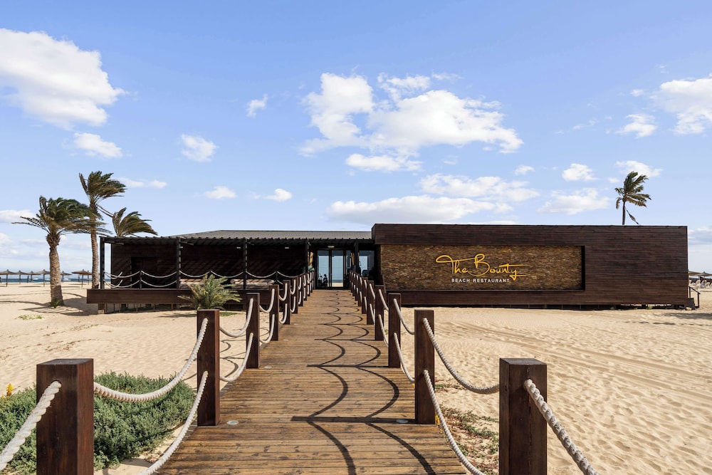 Hilton Cabo Verde Sal Resort — Restaurant & bars in Santa Maria