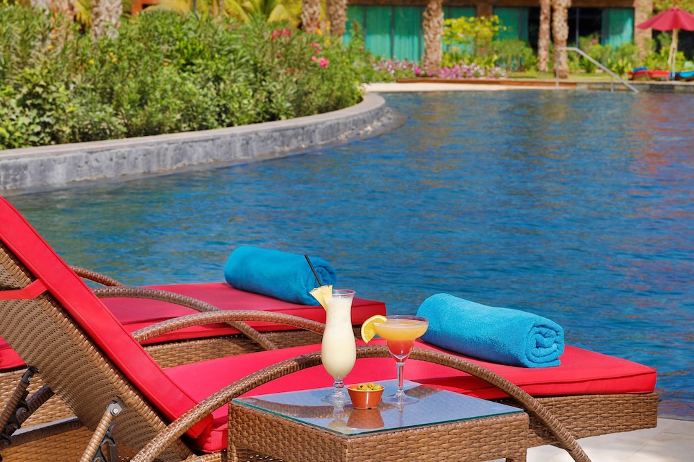 Hilton Cabo Verde Sal Resort — Swimming pool in Santa Maria