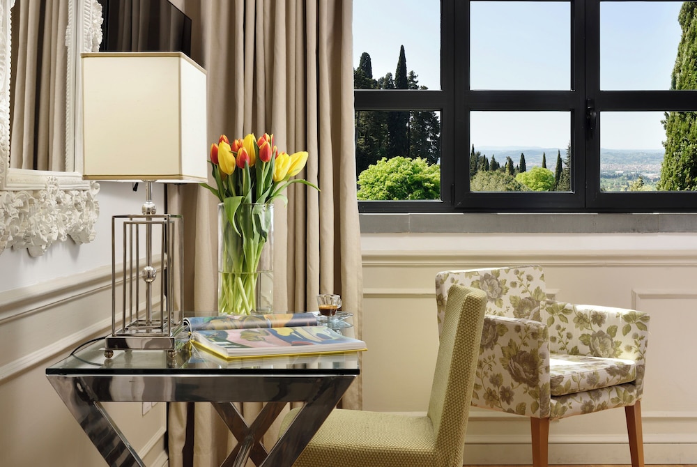 FH55 Hotel Villa Fiesole — Hotel rooms in Fiesole, Tuscany