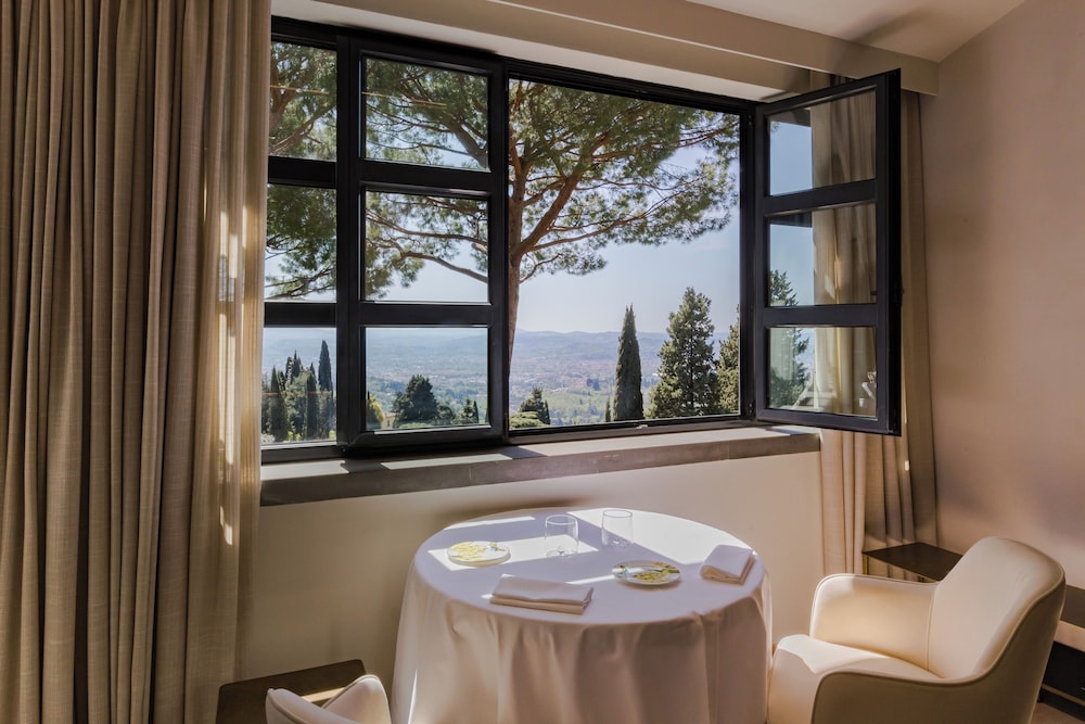 FH55 Hotel Villa Fiesole — Hotel rooms in Fiesole, Tuscany
