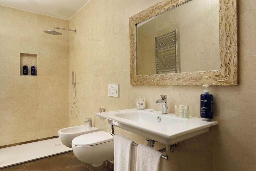 FH55 Hotel Villa Fiesole — Hotel rooms in Fiesole, Tuscany
